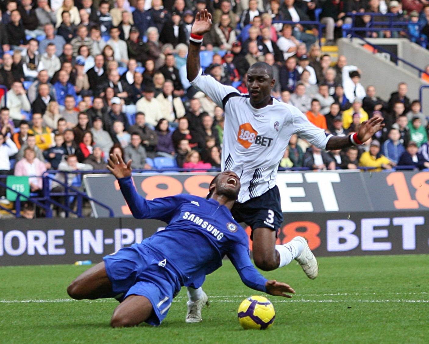 Soccer - Barclays Premier League - Bolton Wanderers v Chelsea - Reebok Stadium