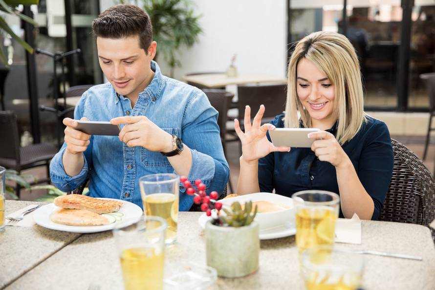 Sklonost nomofobiji: Provjerite koliko ste ovisni o virtualnom svijetu i što to otkriva o vama