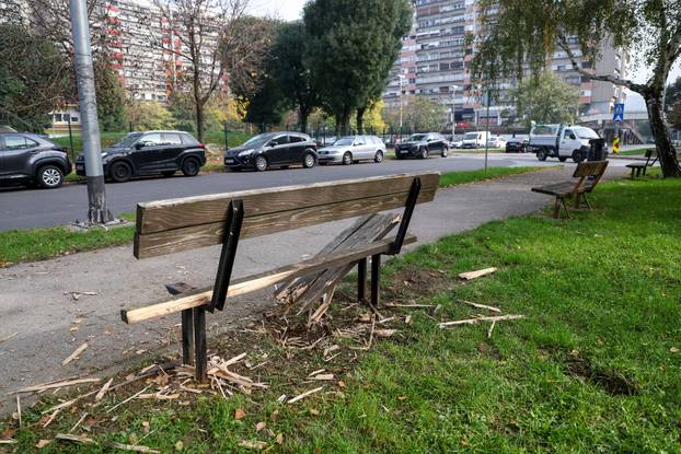 Zagreb: Klupica na Savici koja je raznesena jakim pirotehničkim sredstvom