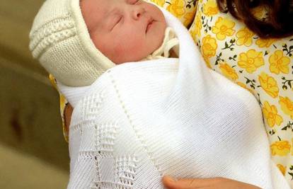 Princ William i Kate pokazali su tek novorođenu princezu