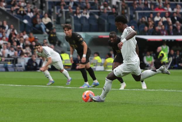 Real Madrid falls to Valencia 1-2 on Matchday 30 Liga Espa&ntilde;ola