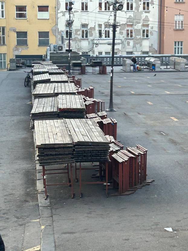 FOTO Dolac izgleda sablasno: S platoa su maknuli sve štandove