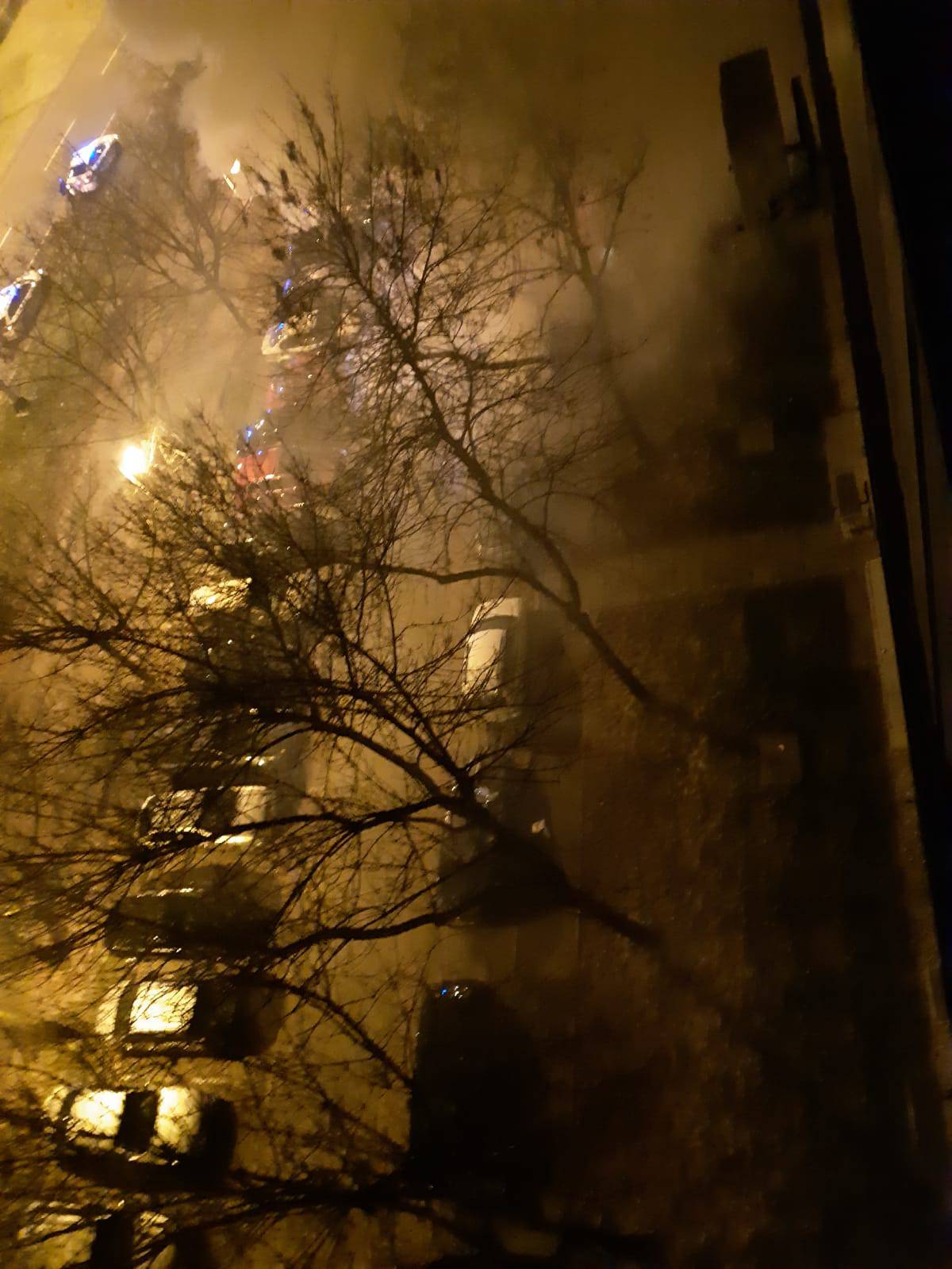 VIDEO Veliki požar u Utrinama, izgorjela tri auta: 'Eksplozije su se čule, vatra je šikljala svuda!'