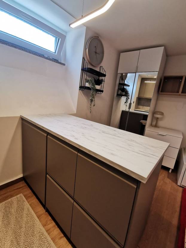 FOTO Osvanuo oglas, 16 m2 u Zagrebu za 84.000 eura. Ljudi pišu: 'Pa to je podrum, suludo!'