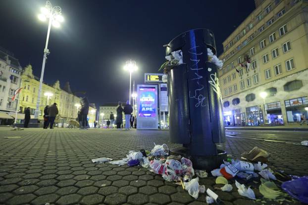 Zagreb: Centar grada prepun je smeća, radnici Čistoće zasad nisu izašli na teren