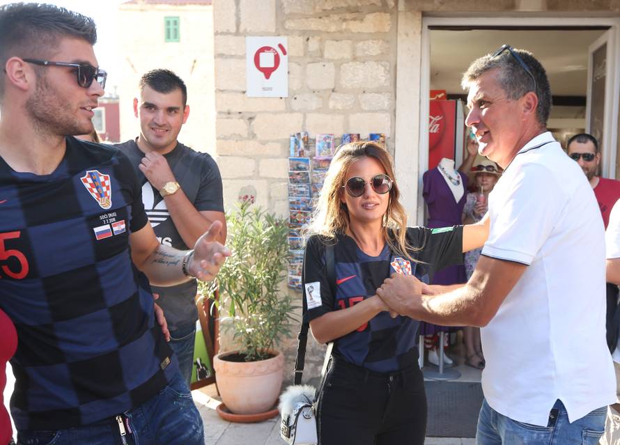 Duje došao na prijem u pratnji svoje vatrene djevojke Adriane