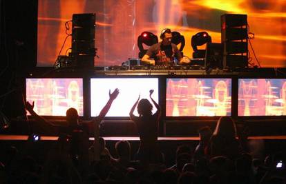 DJ Tiesto svirkom u Zrću otvorio Papaya MotoMusic