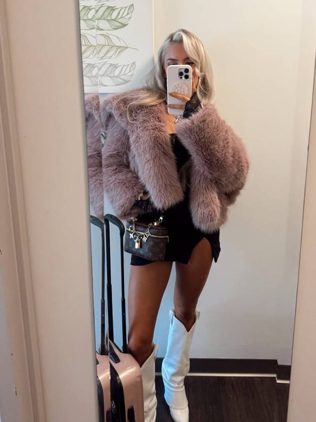 FOTO Zbog savršenog tijela ove golišave hrvačice nitko ne vidi pojas prvaka: Upoznajte Blake