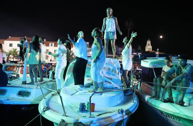 Vela Luka: Održan koncert "Trag u beskraju" posvećen Oliveru Dragojeviću