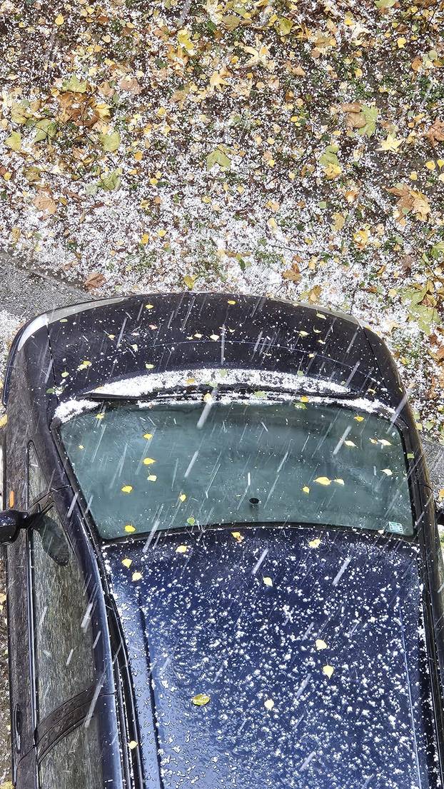 FOTO Ludo vrijeme u Hrvatskoj: Na sjeveru oluja s tučom, jug se kupa, osvanula  je i duga...