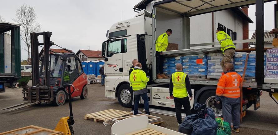 Hrvati u Njemačkoj skupili pa poslali 70 tona pomoći Banovini