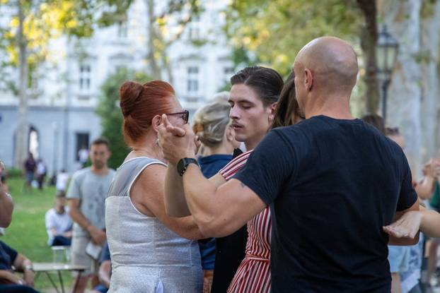 Zagreb: Tango na zrinjevackom plesnjaku