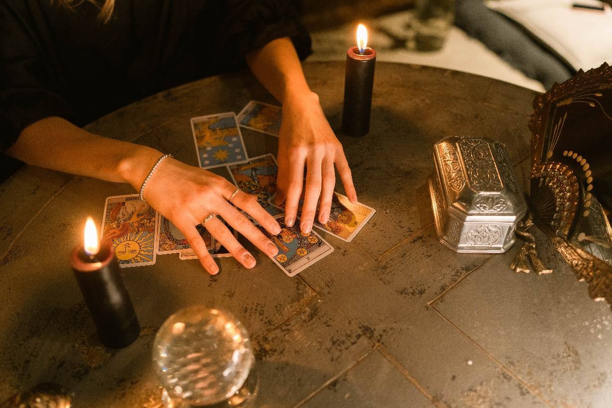 Ona vidi, ona zna – Tarot majstorica Mare vidi sve