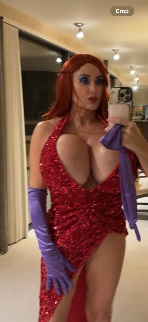 FOTO Zbog grudi je na meti: 'Agentica sam za nekretnine, a za brak mi nude milijun dolara'