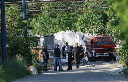 Šibice: U požaru tvornice lakše ozlijeđen radnik