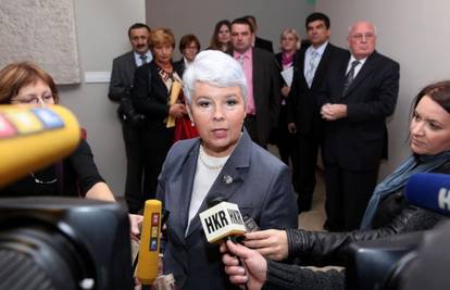 Kosor: Neki žele samo vlast i misle da vlast padne s grane