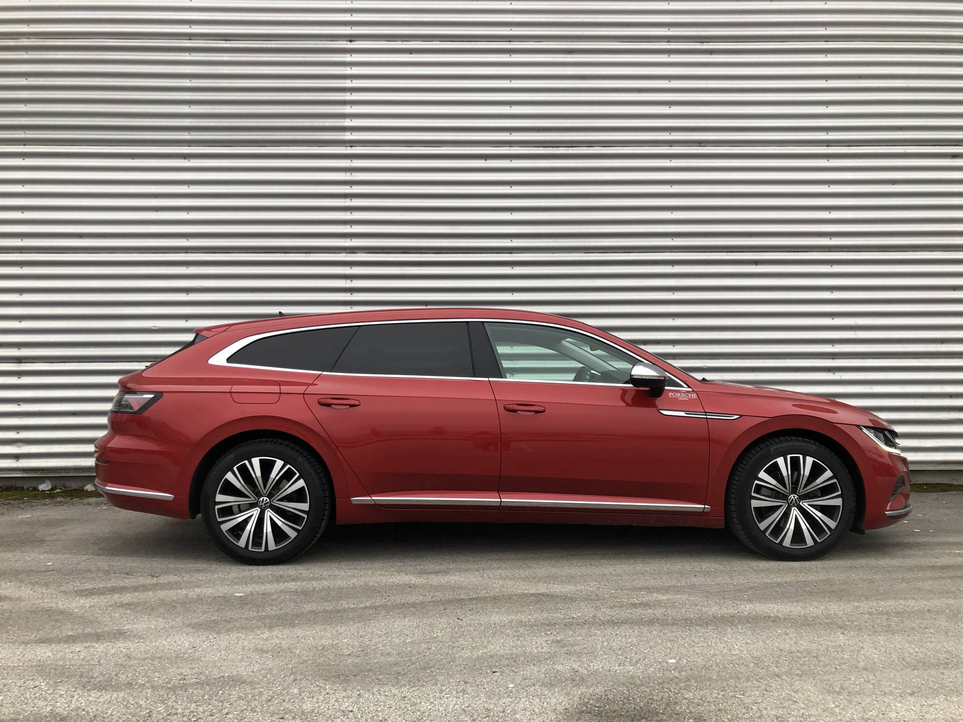 VW Arteon Shooting Brake je prostran karavan s mnogo stila