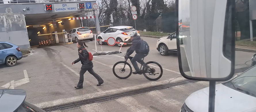 VIDEO Sudar dva auta kod Rebra, nastala velika gužva