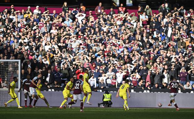 Premier League - West Ham United v Brentford