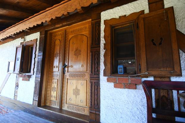 Podravske Sesvete: Umjetnička etno kuća Luka