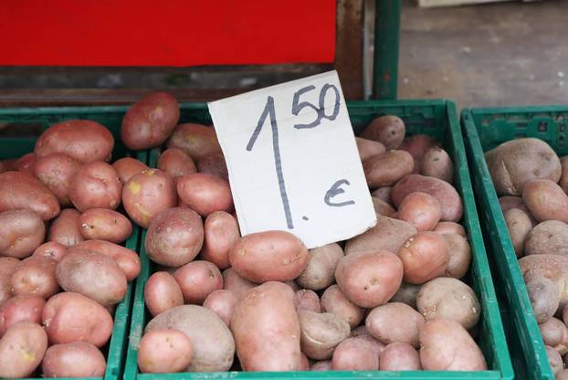 Šibenik: Ponuda na šibenskoj tržnici