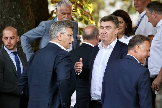 Sinj: Zoran Milanović i Andrej Plenković u razgovoru nakon završetka Alke