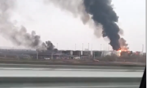 VIDEO  Ukrajinci pogodili veliko skladište nafte kod Rostova. Rusi gase požar već satima!