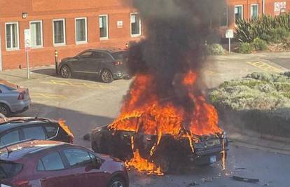 Eksplozija u Liverpoolu ispred bolnice: Heroj taksist zaključao bombaša u autu  pa  iskočio...