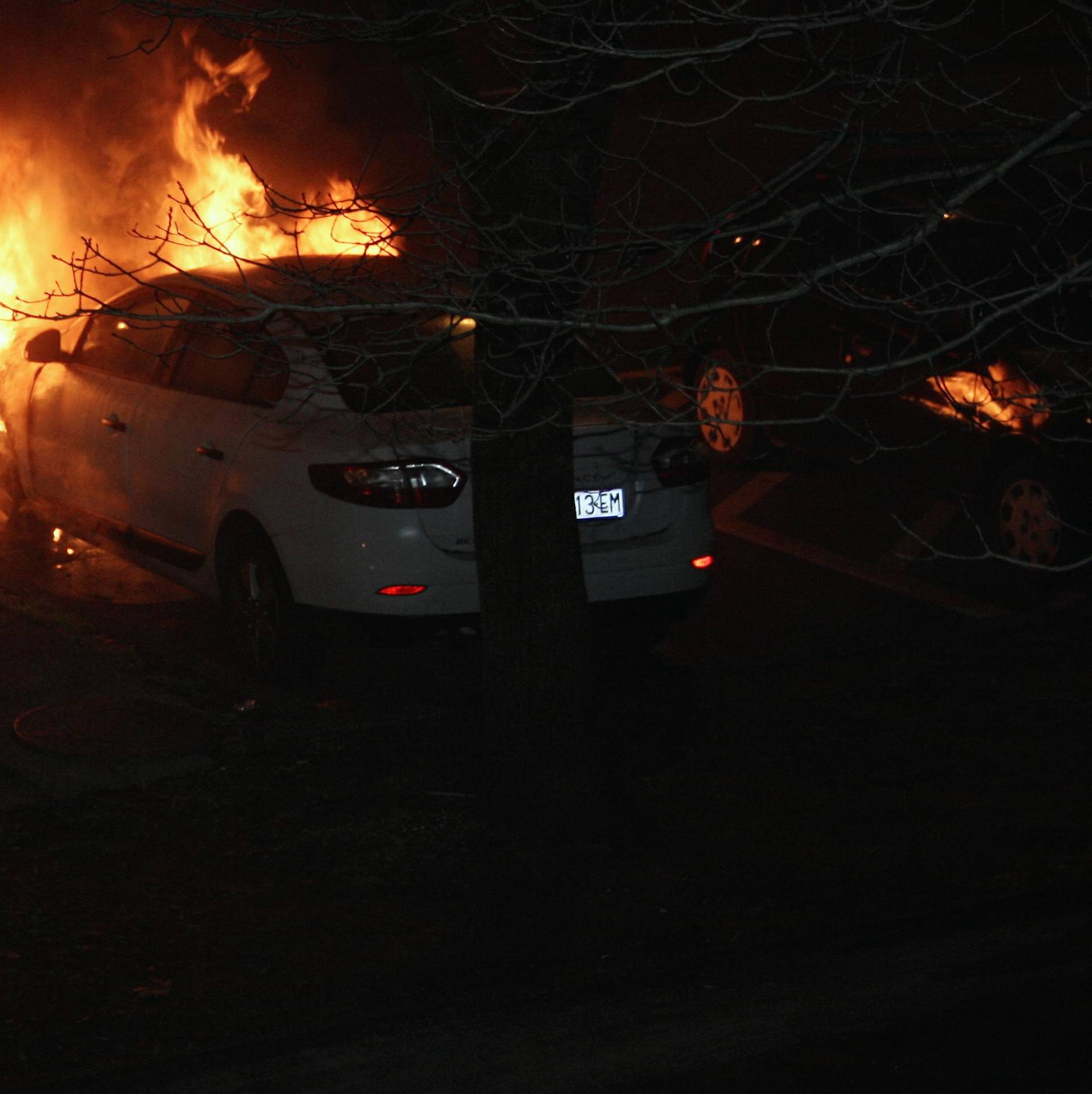 Novi požar na Vrbanima: Opet izgorio automobil na parkingu