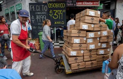 Argentina ograničila cijene zbog rekordne inflacije, građani kao tajni agenti špijuniraju dućane