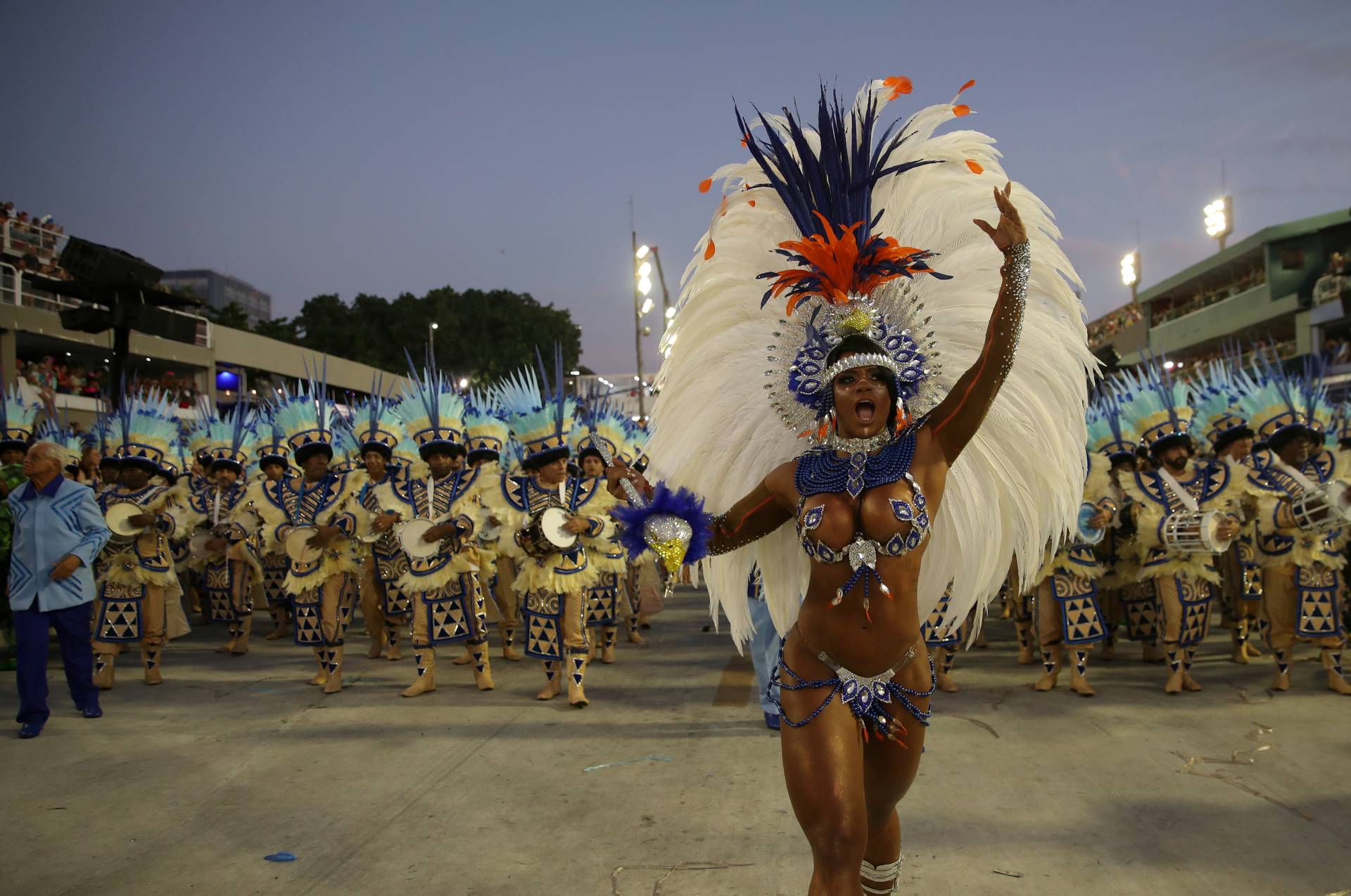 Фото карнавал на пляже Galerija slika - Najbolje tete brazilske štafete: Rio prepun golišavih ljepotica