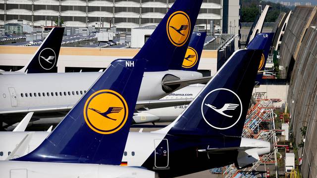 FILE PHOTO: FILE PHOTO: Lufthansa planes are seen parked on the tarmac of Frankfurt Airport