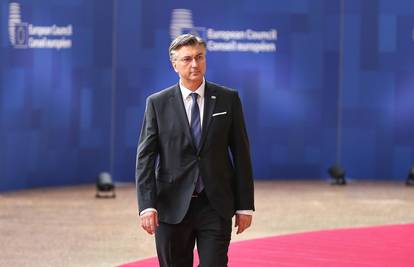 Vlada o prijetnji Jergoviću: 'Da, premijer i ministar su tu poruku pod okriljem noći  napisali'