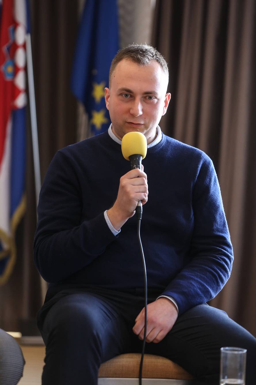 Zagreb: Okrugli stol pod nazivom "Treba li nam obrazovanje za demokraciju"