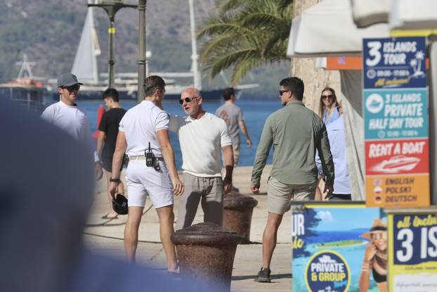 EKSKLUZIVNO Trogir: Nakon četverodnevnog krstarenja Jadranom Jeff Bezos i Lauren Sanchez napustili Hrvatsku