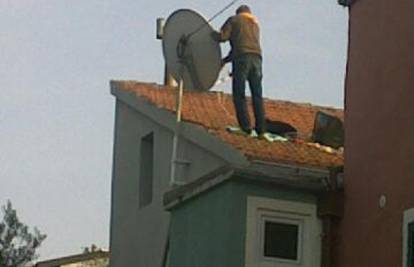 Ugljan: Na krov kuće postavio je televizor da popravi sliku 