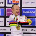 VIDEO Parabiciklist bez ruku pokazao kako nosi ručni sat: 'Vrijeme je za svjetskog prvaka'