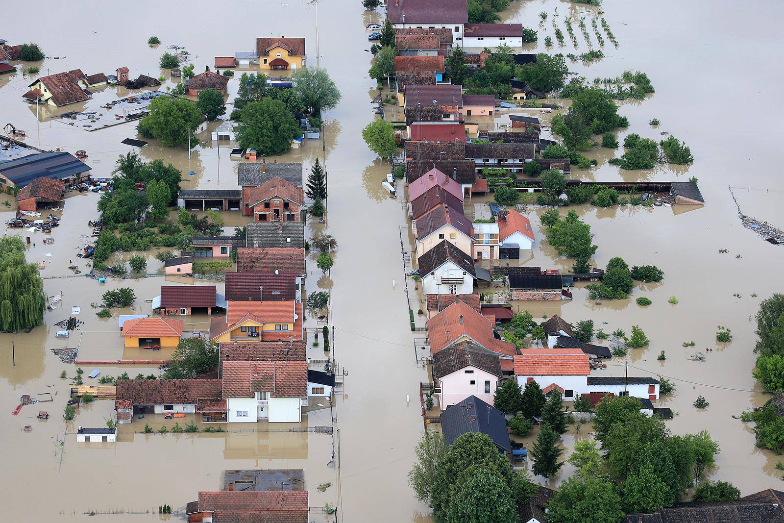 Osma godišnjica katastrofalne poplave u Gunji - Pogled iz zraka