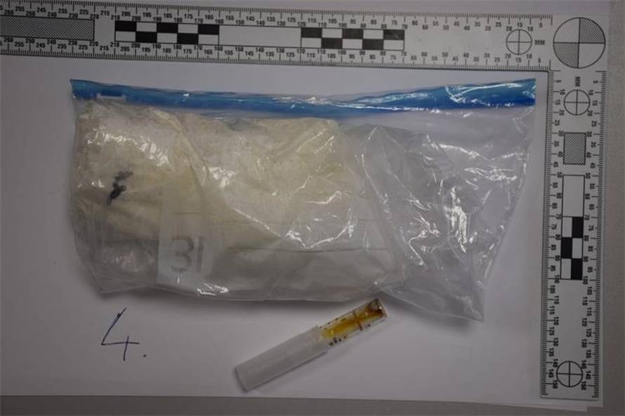 FOTO Skrivali preko 2 kilograma droge u autu, s njima bila i djeca. Muškarca su uhitili...