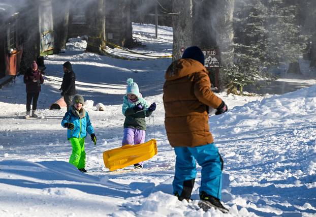 Sunčano novogodišnje jutro na Sljemenu