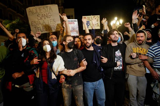 Protest against management of emergency response to the deadly floods in Valencia