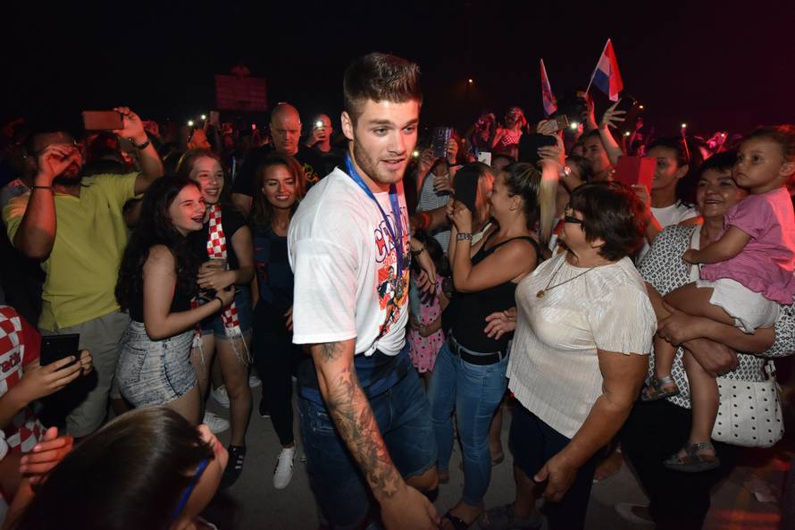 MjeÅ¡tani Bilica organizirali doÄek za srebrnog reprezentativca Duju Äaletu-Cara