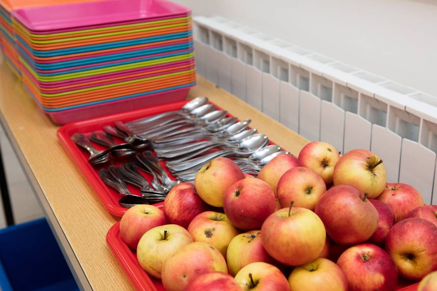 'Djeci u školi treba ručak, dajte nam da zaposlimo kuharice...’