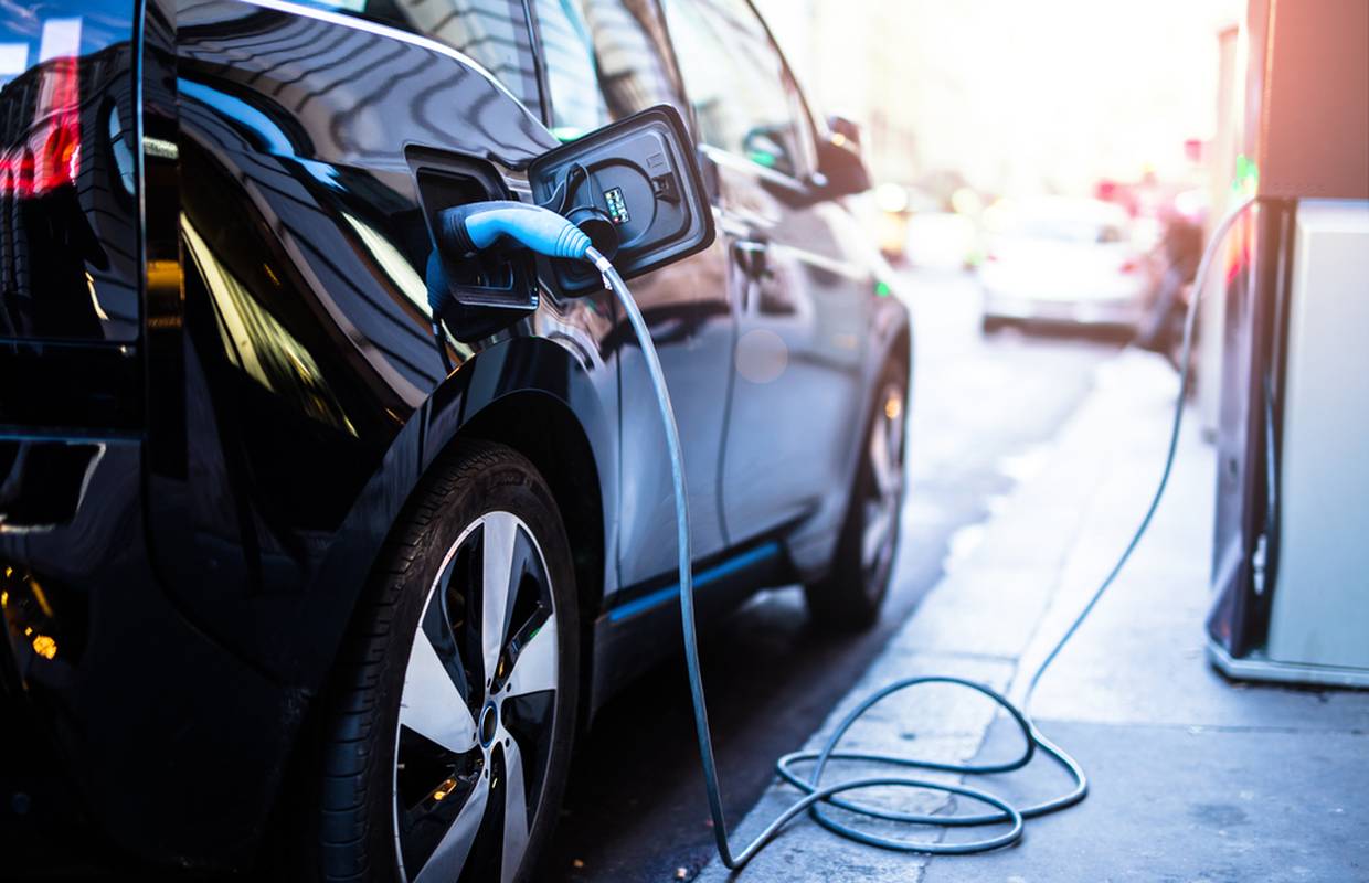 Definitivno vozimo na struju: Do 2030. polovica će automobila biti na električni pogon