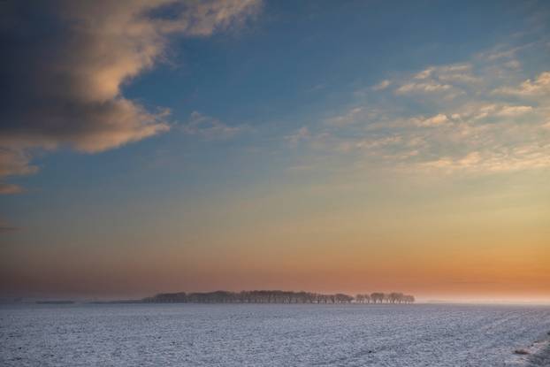Slavonska ravnica u mrzlo jutro: Predivni prizori snijega i leda