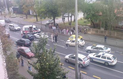 U lančanom sudaru u Zagrebu lakše ozlijeđeno četvero ljudi