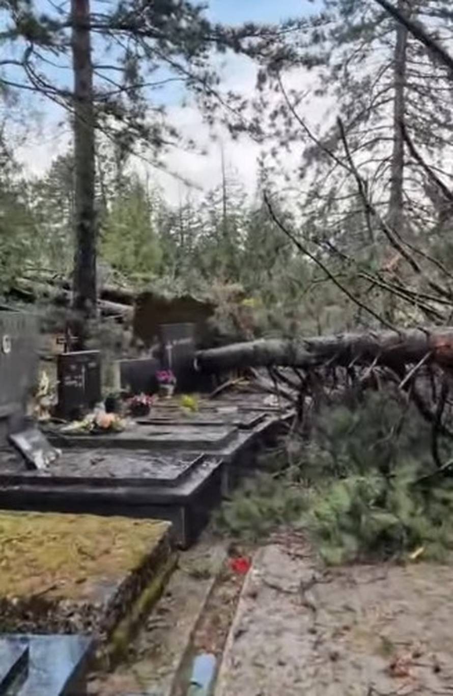 FOTO Oko 18 tisuća domova bez struje, Tomašević: 'Deseci škola i vrtića oštećeni su u Zagrebu'