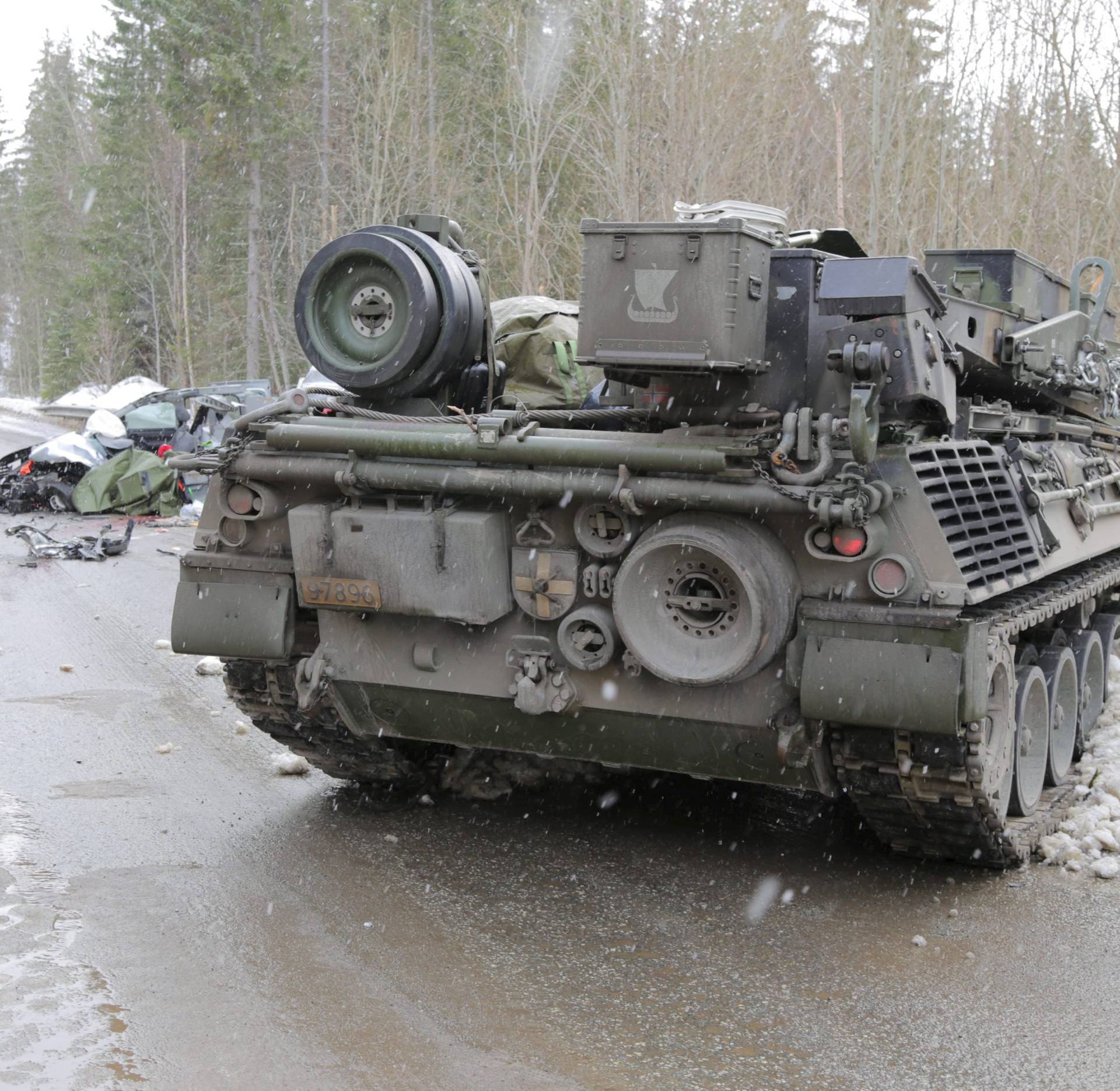 Civil poginuo: Sudarili se auto i NATO-ov tenk u Norveškoj