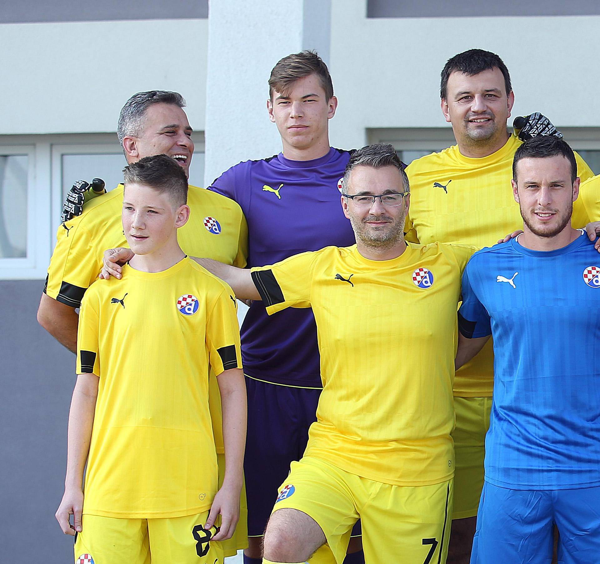 Dinamo predstavio dresove u utakmici protiv svojih navijača