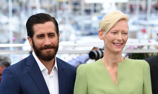 Publika je u Cannesu izviždala film s Gyllenhaalom i Swinton